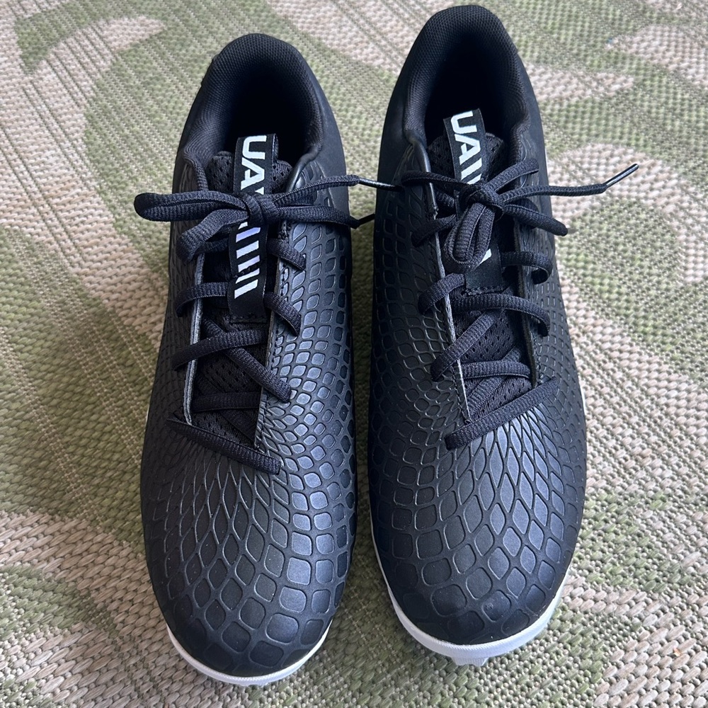 Under Armour W Glyde 2.0 RM Womens Softball Sneakers Cleat Sz 8.5 Black NWT